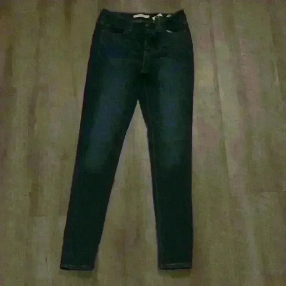 Levi woman’s jeans size 29 - Picture 1 of 5